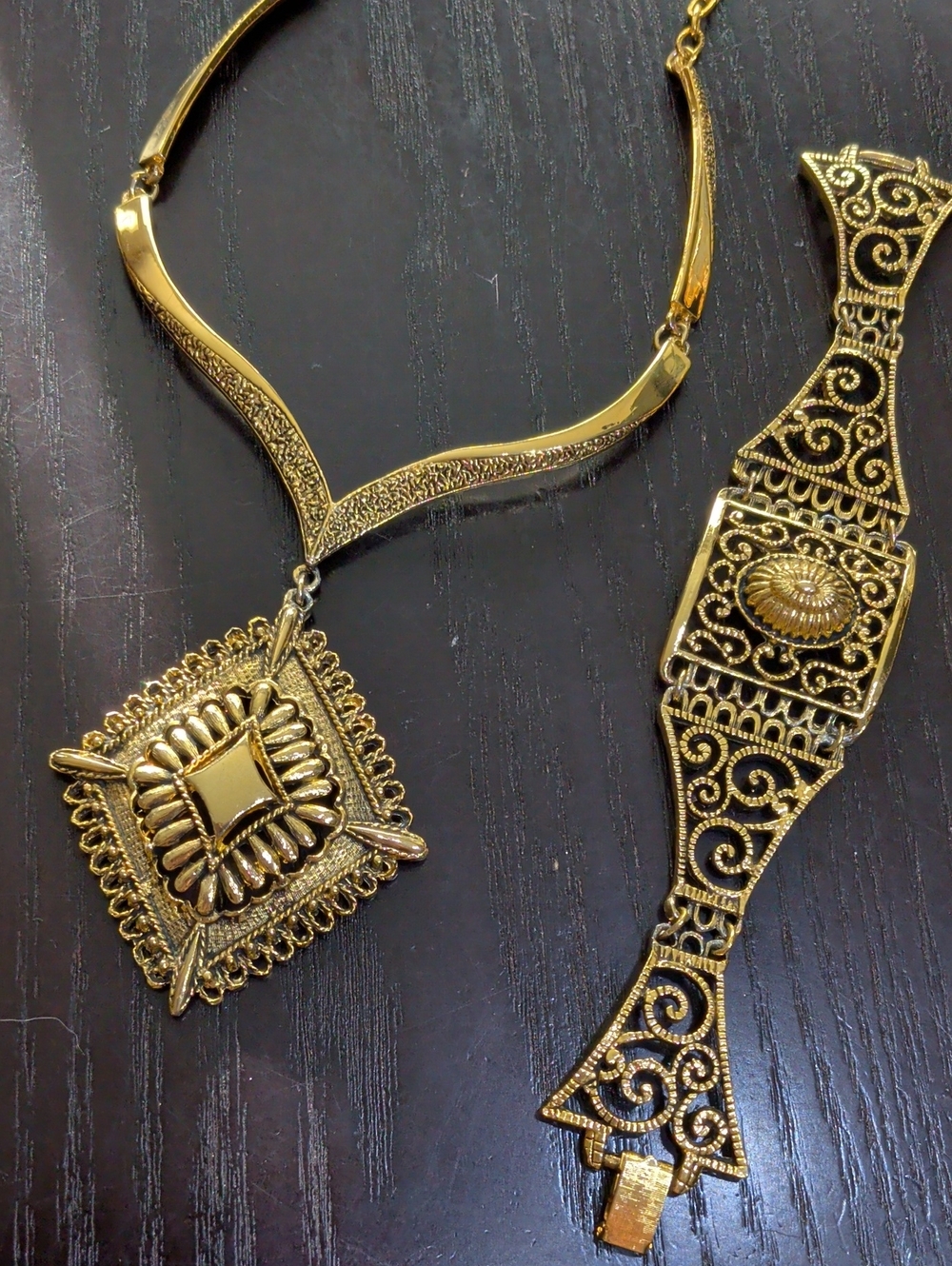 Vintage Gold Filigree Statement Necklace and Bracelet 2 Items Bundle Set
